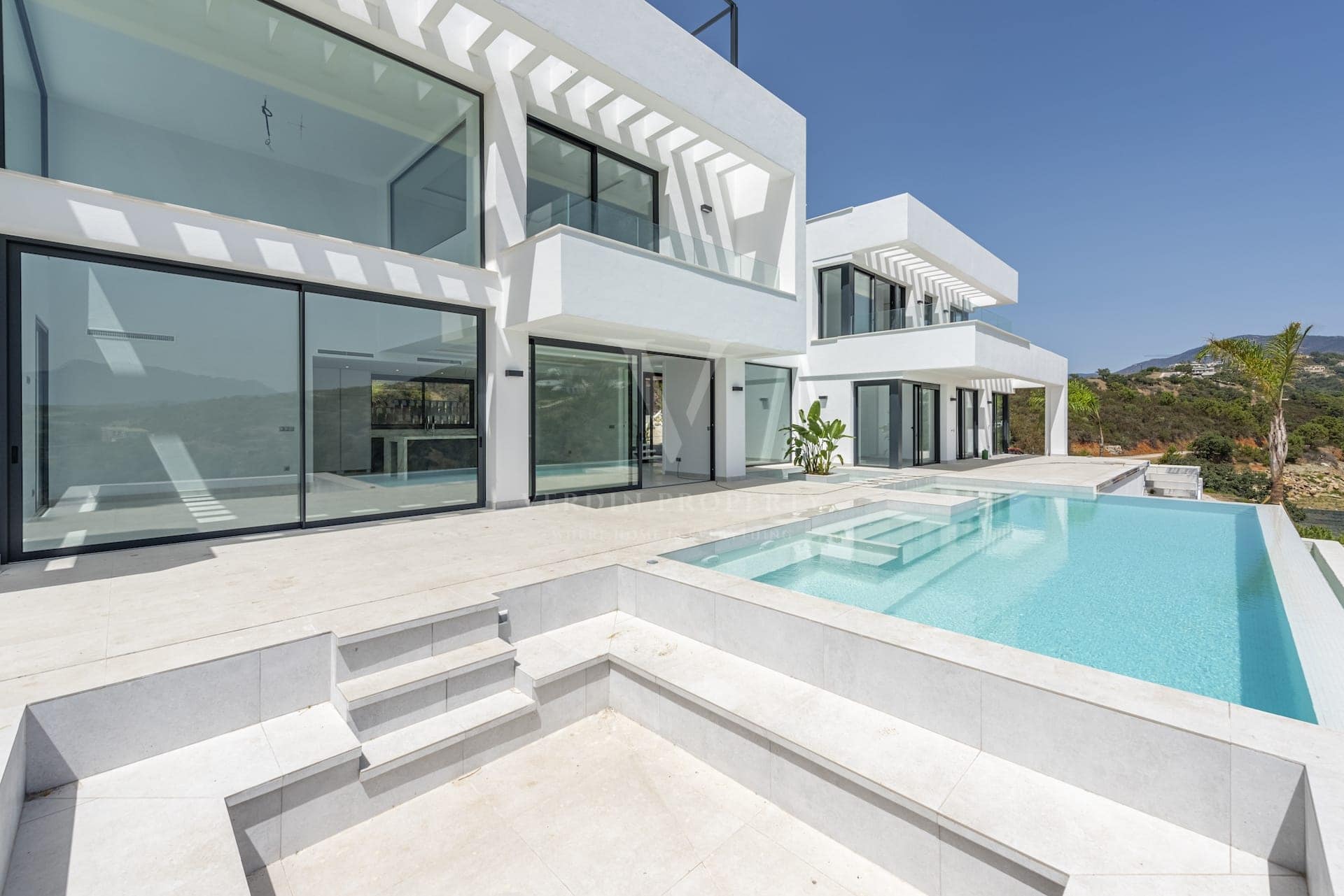 Newly built modern villa in Monte Mayor - Verdin Property